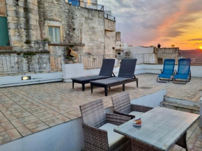 Belvedere with huge terrace - Ostuni center